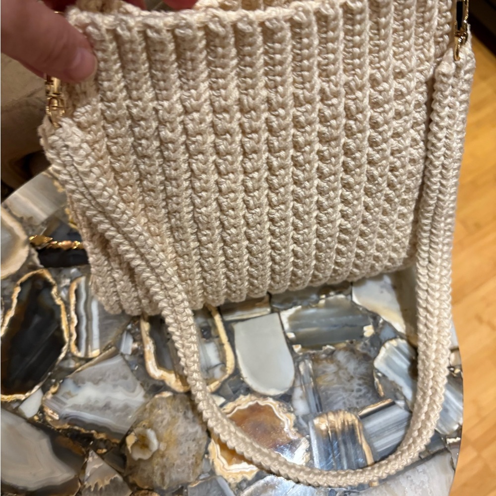 Chic Cream Knit Shoulder Bag